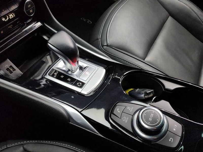 Infiniti Q30 2.0 Automatic ПОДГРЕВ* КАМЕРА* ПАНОРАМА, снимка 9 - Автомобили и джипове - 55980728