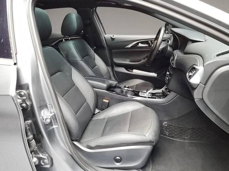Infiniti Q30 2.0 Automatic ПОДГРЕВ* КАМЕРА* ПАНОРАМА, снимка 11 - Автомобили и джипове - 55980728