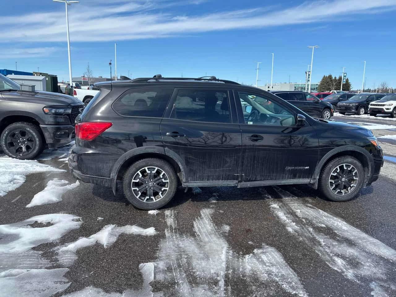 Nissan Pathfinder * SV Tech * PANO* KEYLES* ПоДГРЕВ* , снимка 3 - Автомобили и джипове - 54001683