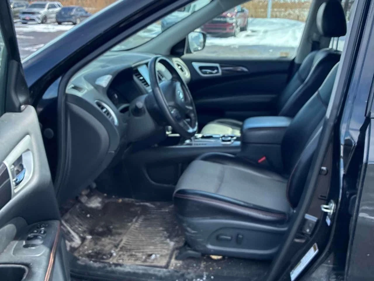 Nissan Pathfinder * SV Tech * PANO* KEYLES* ПоДГРЕВ* , снимка 5 - Автомобили и джипове - 54001683