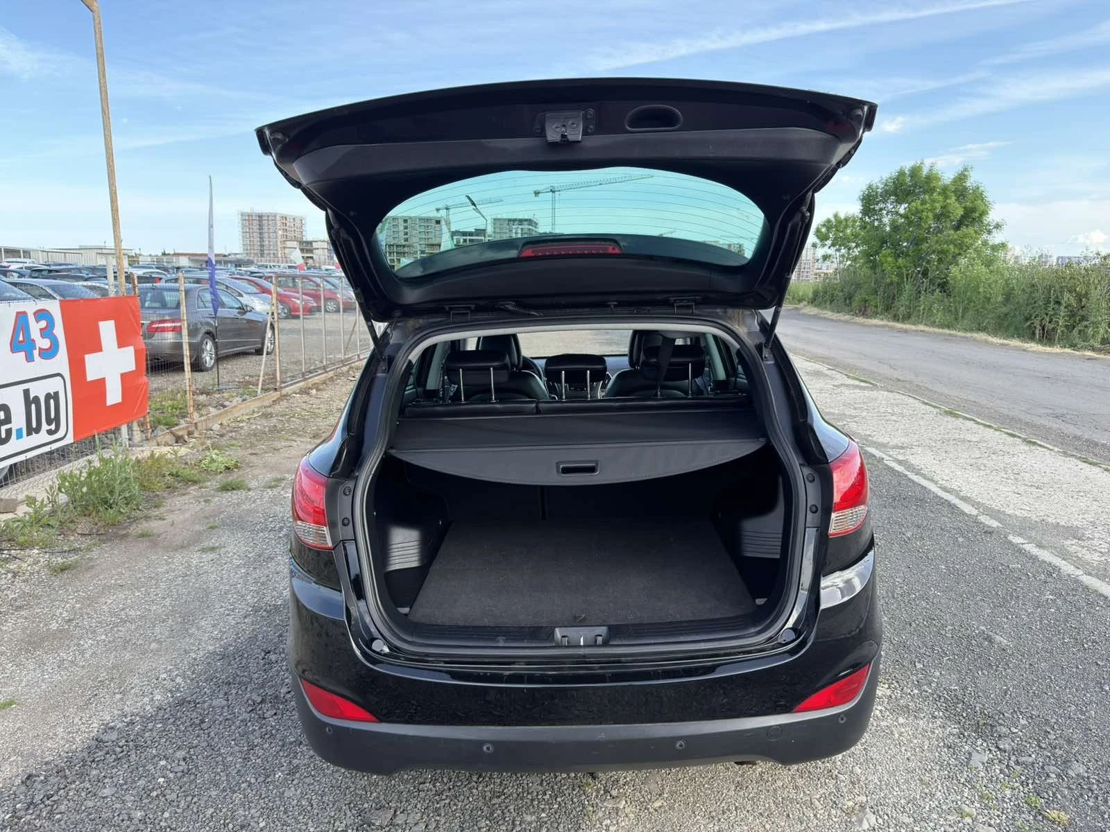 Hyundai IX35 2.0i Swiss 4x4, снимка 8 - Автомобили и джипове - 54673459