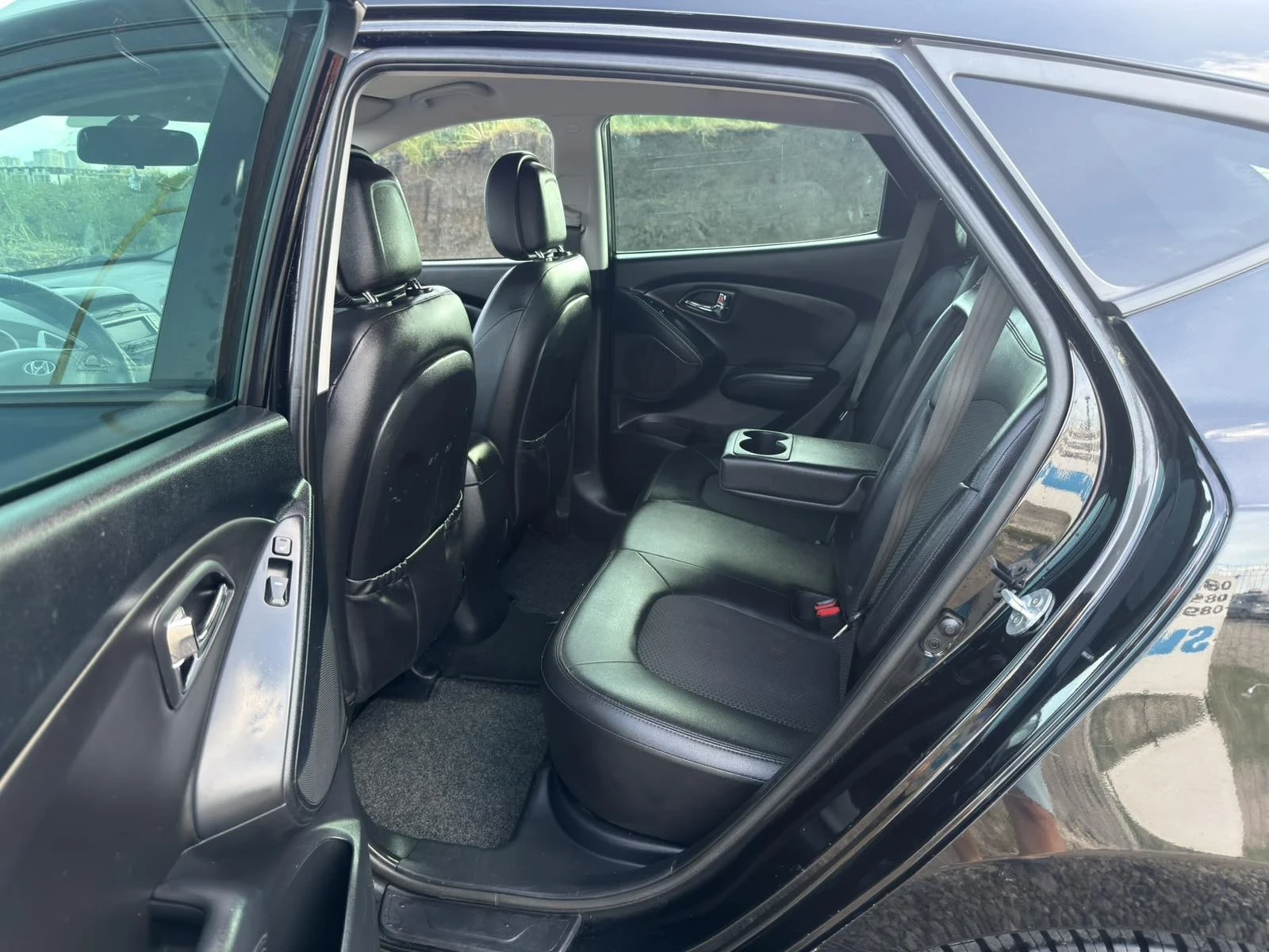 Hyundai IX35 2.0i Swiss 4x4, снимка 13 - Автомобили и джипове - 54673459