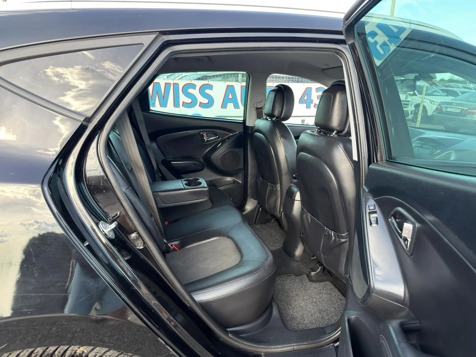 Hyundai IX35 2.0i Swiss 4x4, снимка 14 - Автомобили и джипове - 54673459