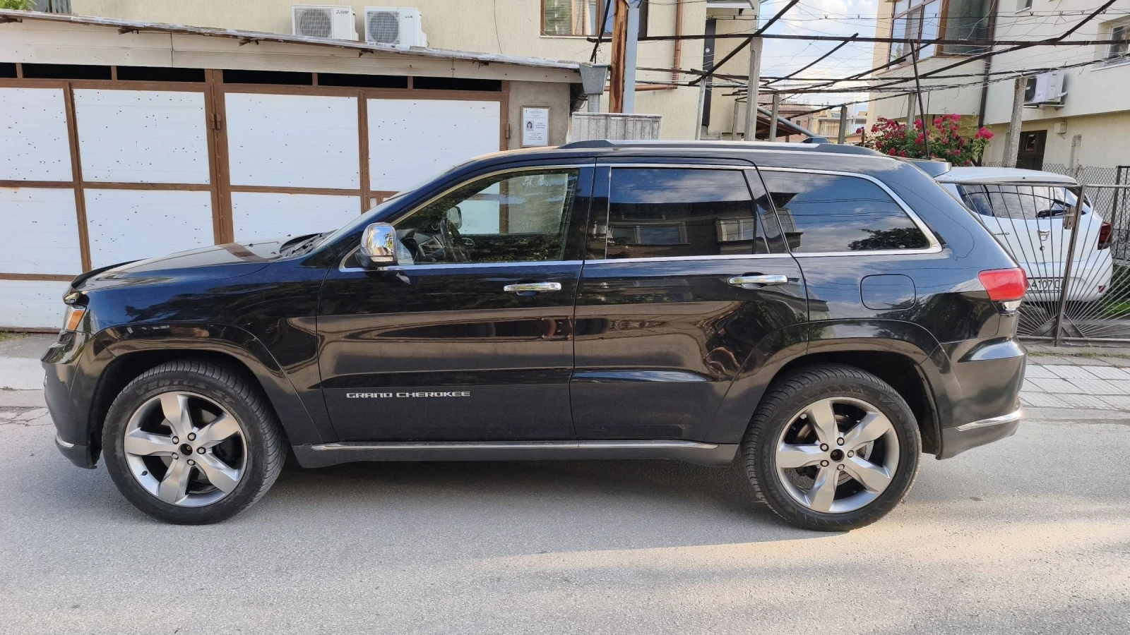 Jeep Grand cherokee 5.7 SUMMIT 4x4 , снимка 3 - Автомобили и джипове - 54745299