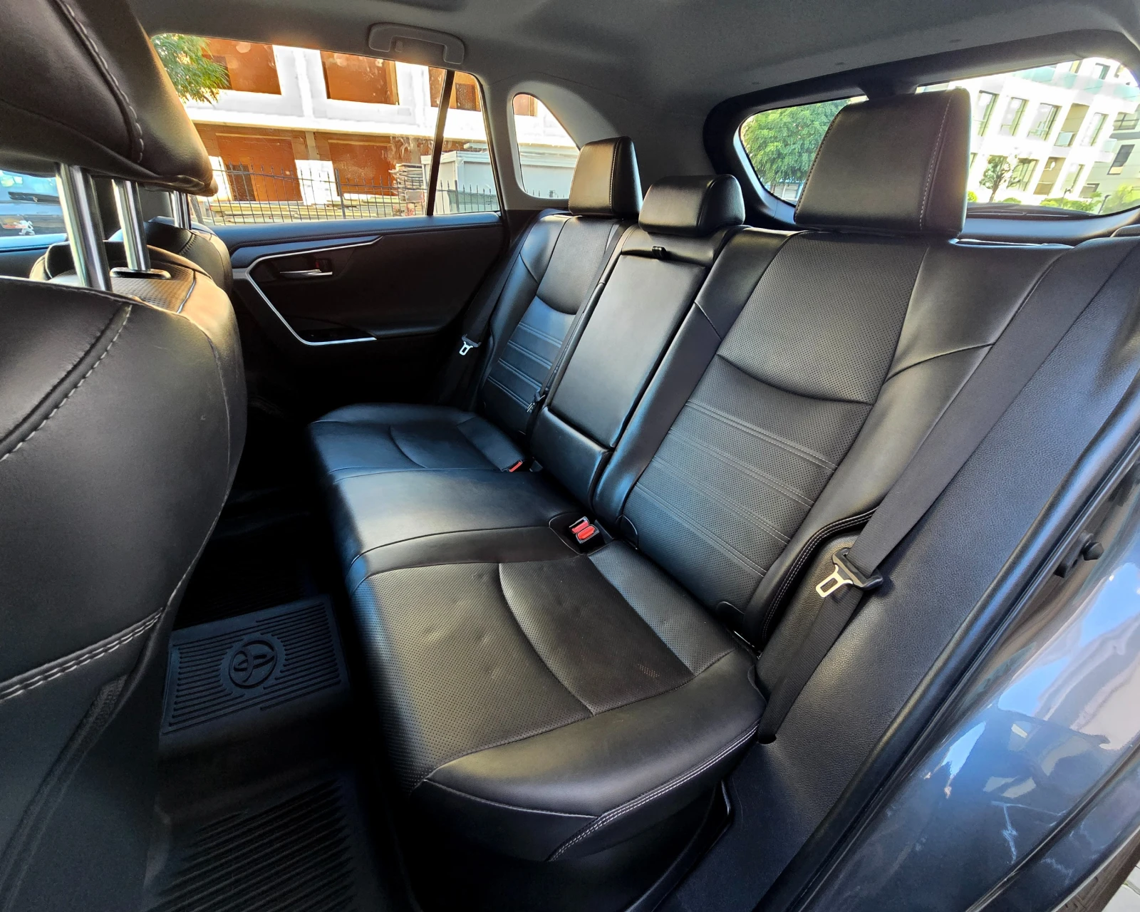 Toyota Rav4 2.5 HYBRID LIMITED AWD   FULL EXTRAS, снимка 14 - Автомобили и джипове - 55677860