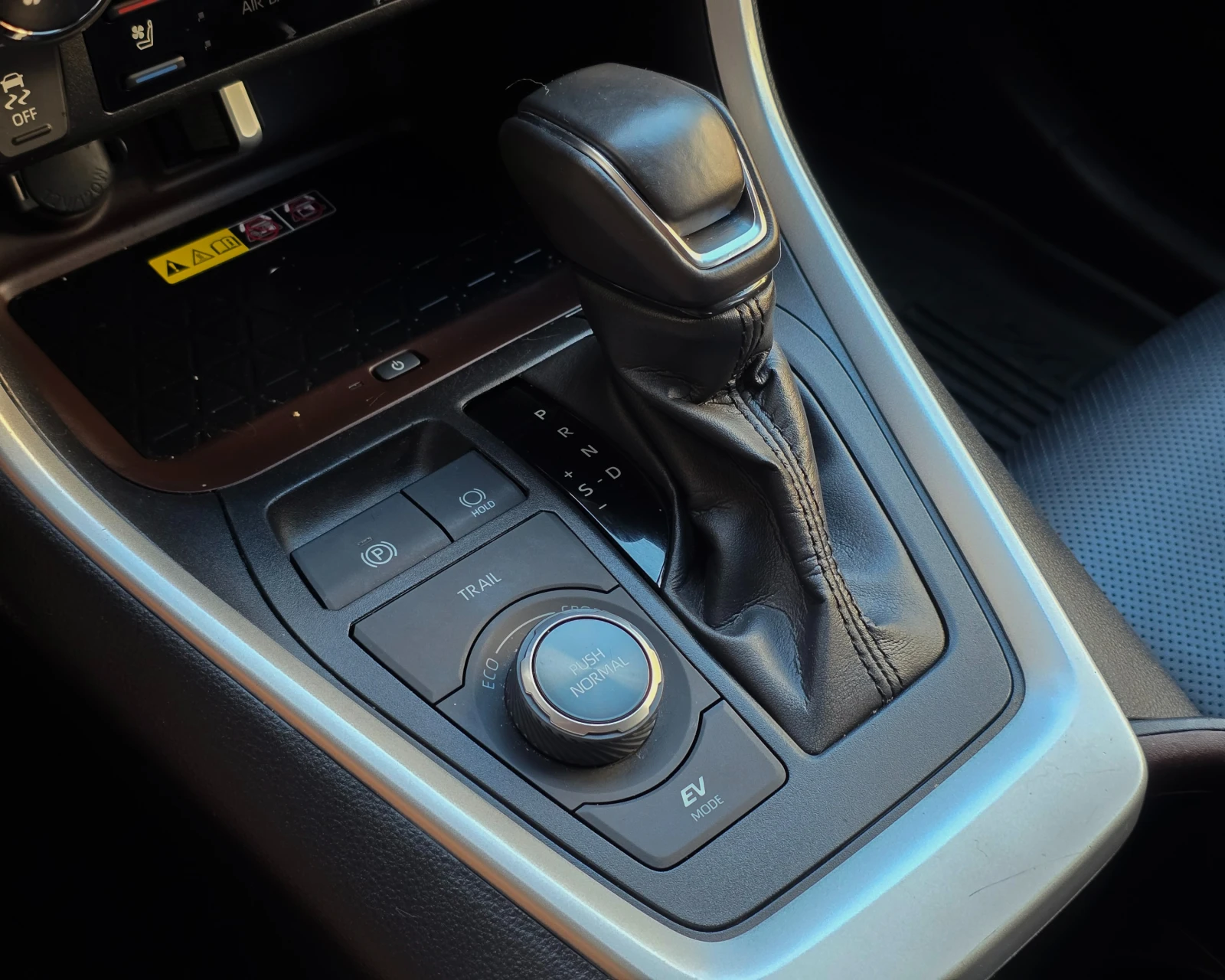 Toyota Rav4 2.5 HYBRID LIMITED AWD   FULL EXTRAS, снимка 11 - Автомобили и джипове - 55677860