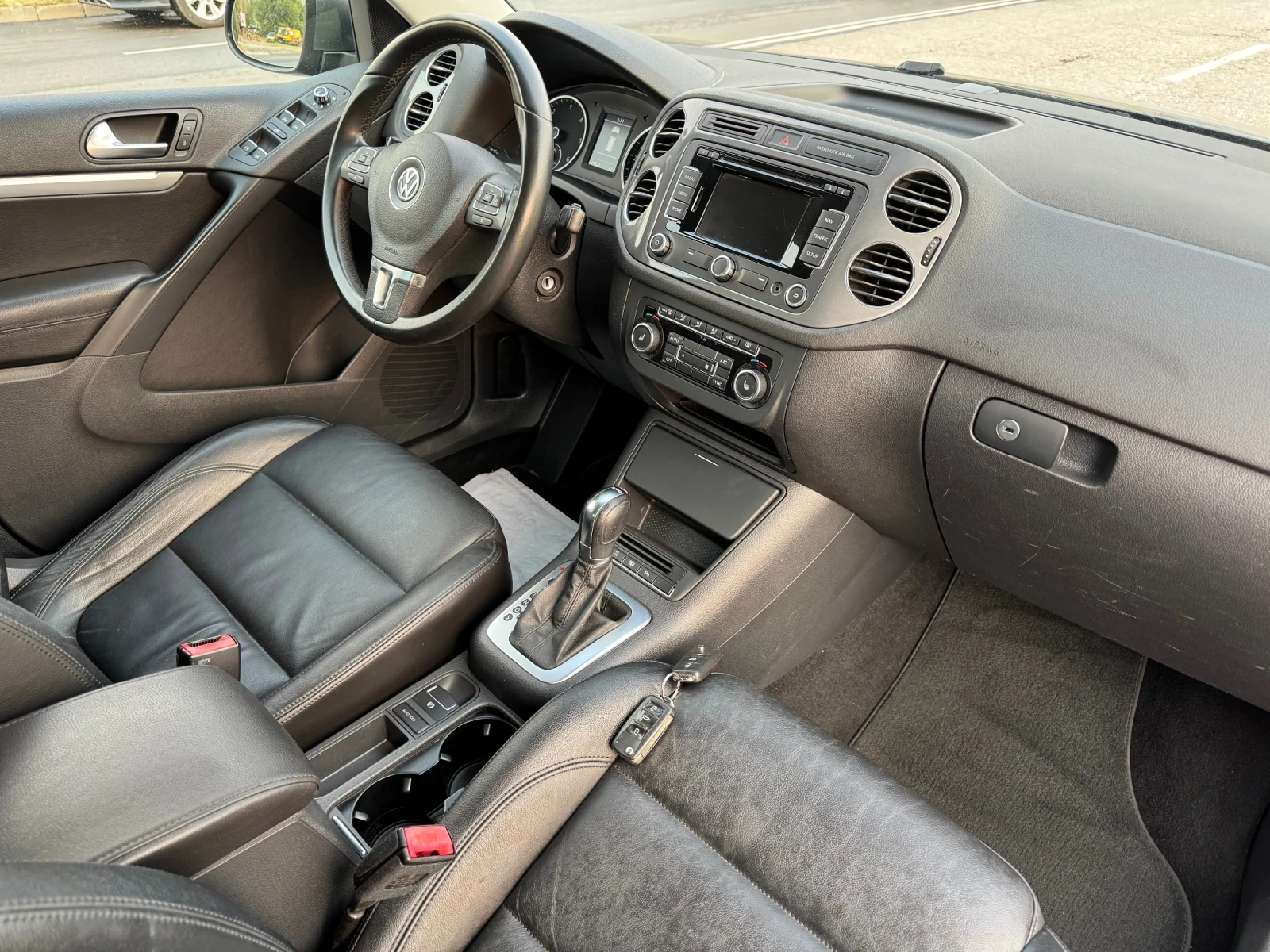 VW Tiguan 2.0TDI 4x4 Full, снимка 9 - Автомобили и джипове - 55711113