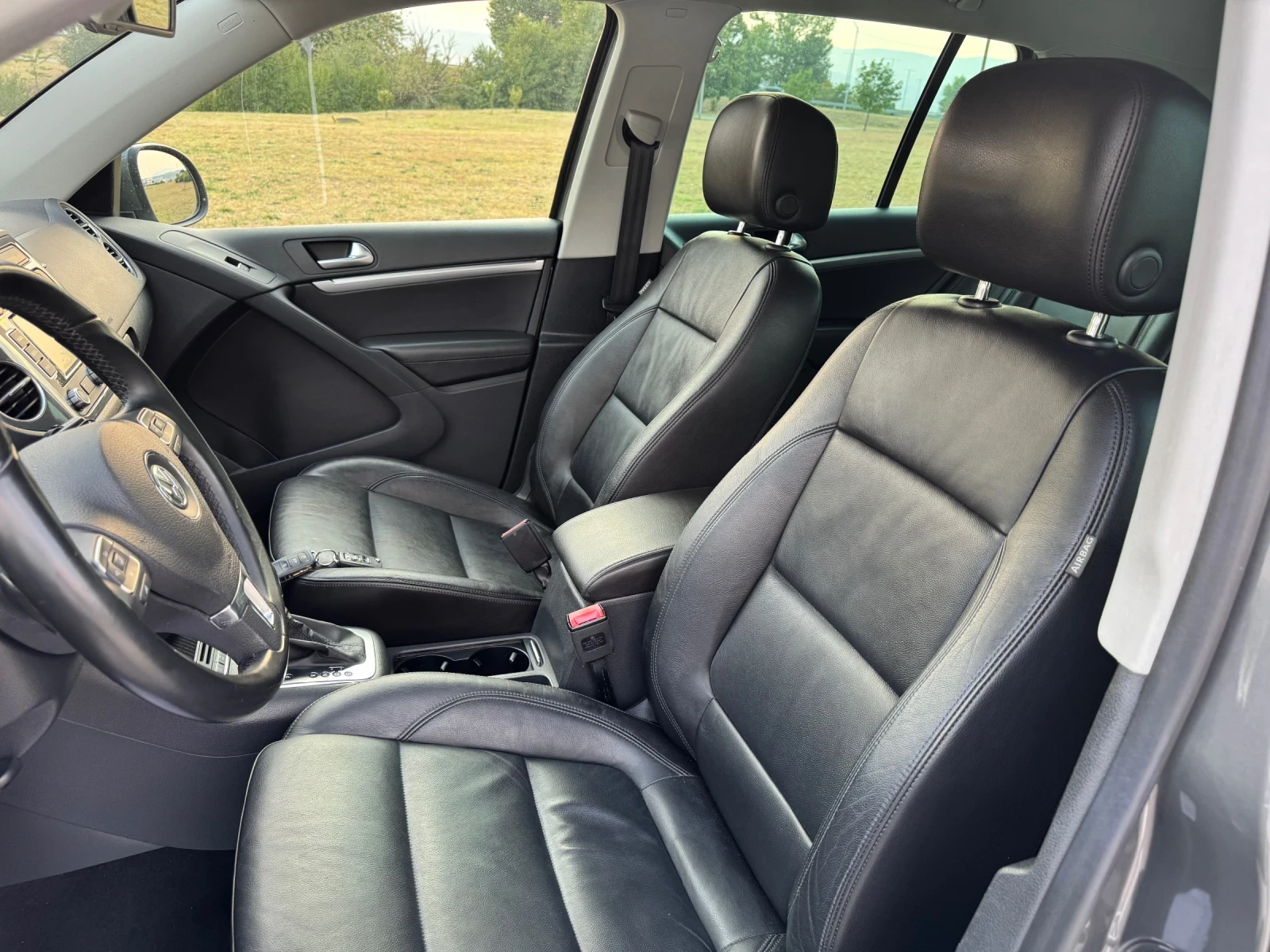 VW Tiguan 2.0TDI 4x4 Full, снимка 17 - Автомобили и джипове - 55711113