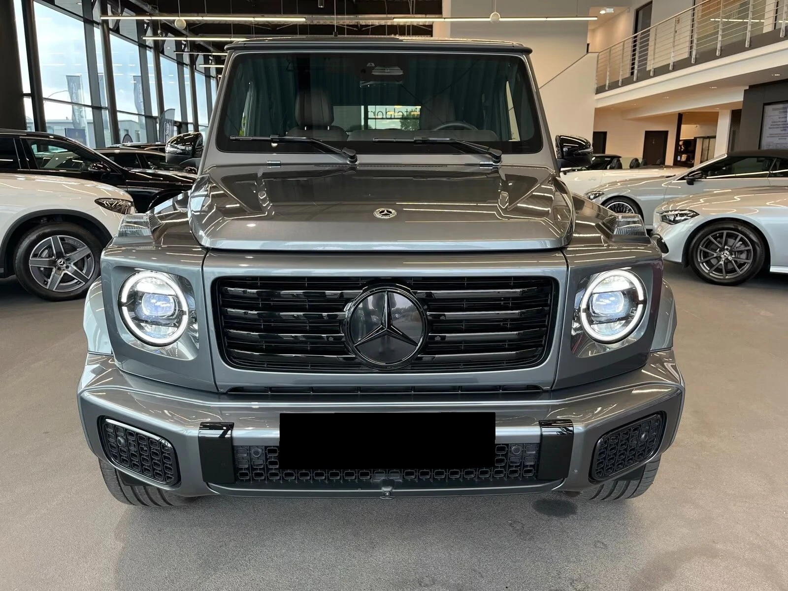 Mercedes-Benz G 450 d/ AMG / NIGHT / BURM/ EXCLUSIVE/ MANUFAKTUR/ 360/, снимка 2 - Автомобили и джипове - 55802075