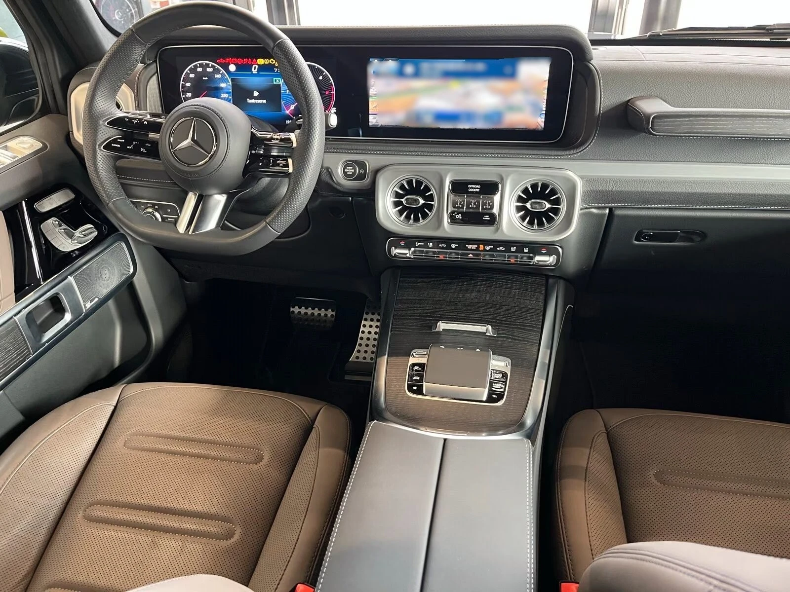 Mercedes-Benz G 450 d/ AMG / NIGHT / BURM/ EXCLUSIVE/ MANUFAKTUR/ 360/, снимка 11 - Автомобили и джипове - 55802075
