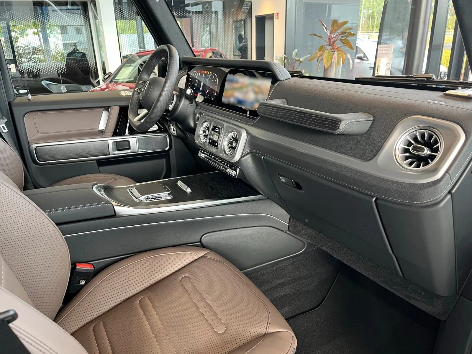 Mercedes-Benz G 450 d/ AMG / NIGHT / BURM/ EXCLUSIVE/ MANUFAKTUR/ 360/, снимка 14 - Автомобили и джипове - 55802075