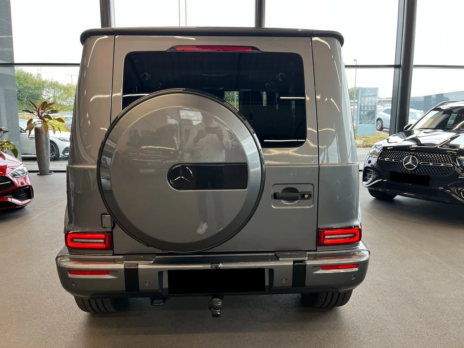 Mercedes-Benz G 450 d/ AMG / NIGHT / BURM/ EXCLUSIVE/ MANUFAKTUR/ 360/, снимка 4 - Автомобили и джипове - 55802075