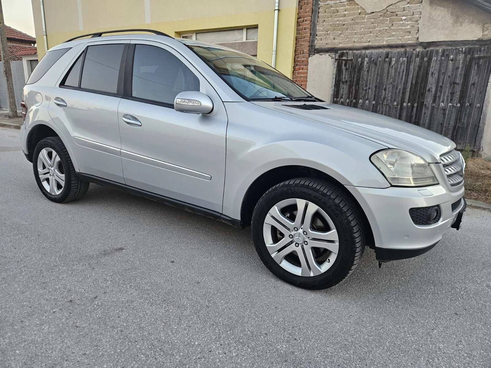 Mercedes-Benz ML 320 3.2 CDI, снимка 3 - Автомобили и джипове - 56012040