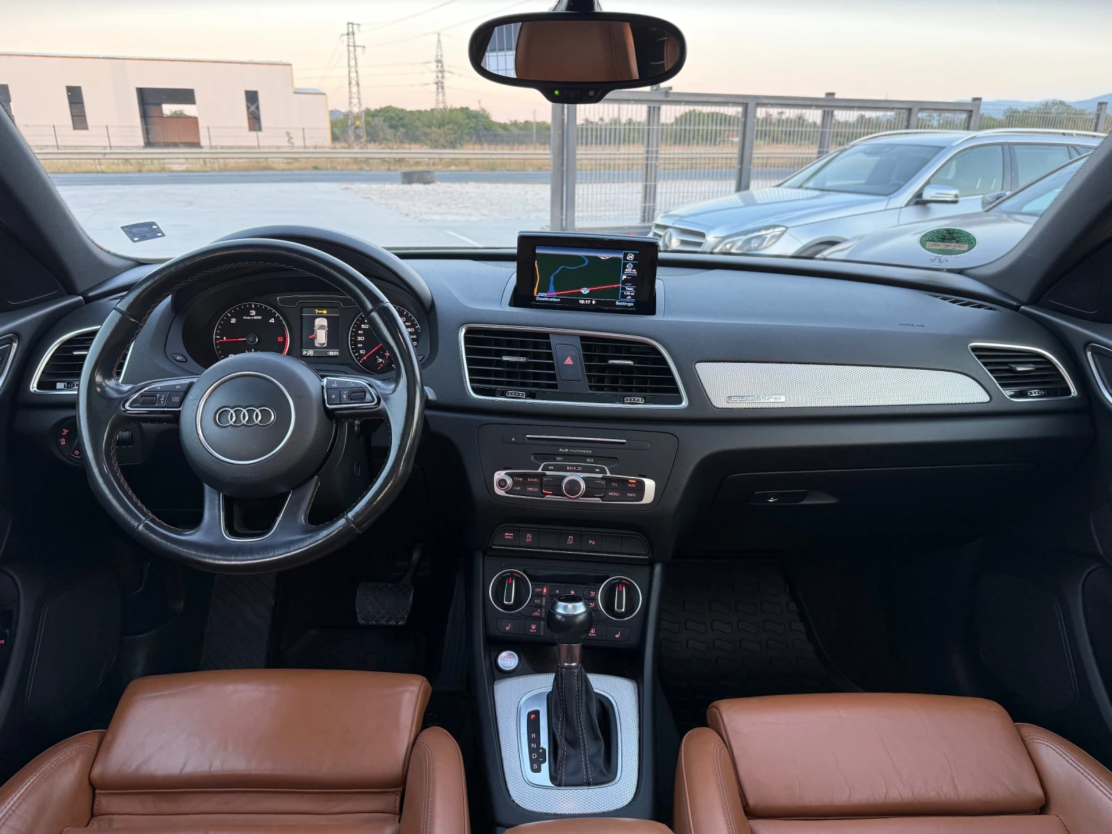 Audi Q3 2.0D* 2016г* 202.000КМ* Сервизна История* , снимка 14 - Автомобили и джипове - 56046376