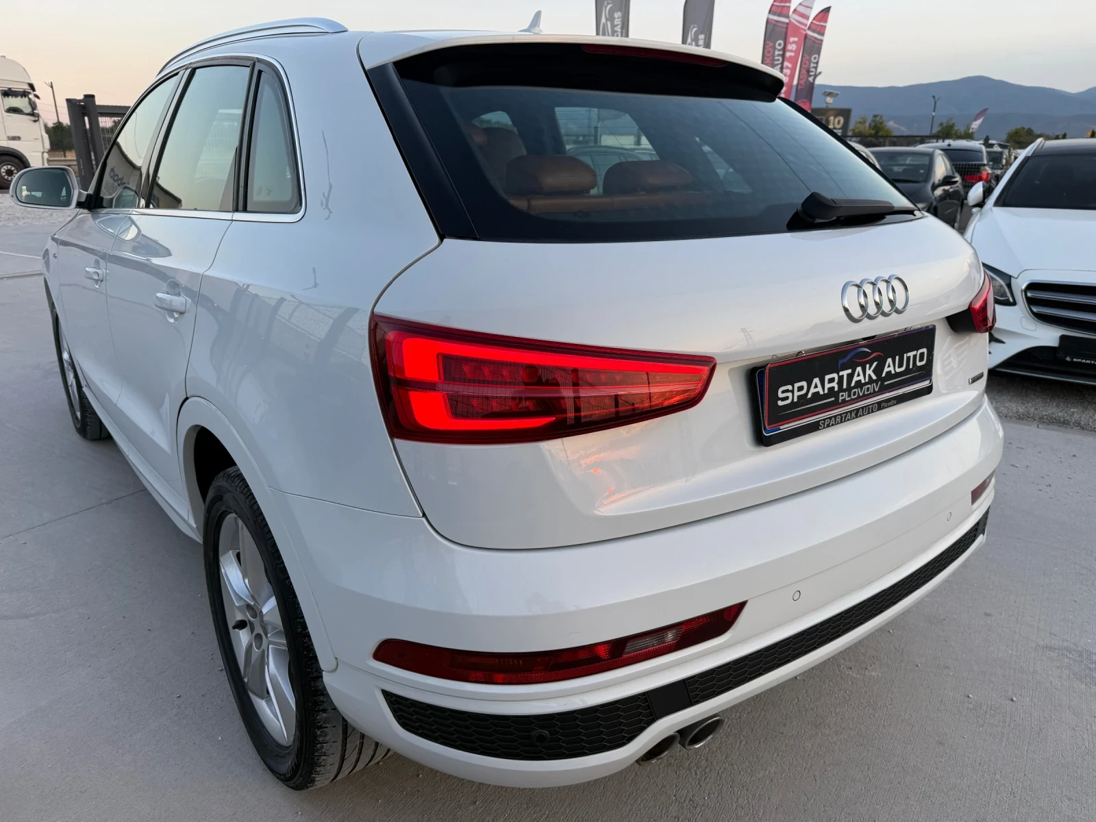 Audi Q3 2.0D* 2016г* 202.000КМ* Сервизна История* , снимка 6 - Автомобили и джипове - 56046376