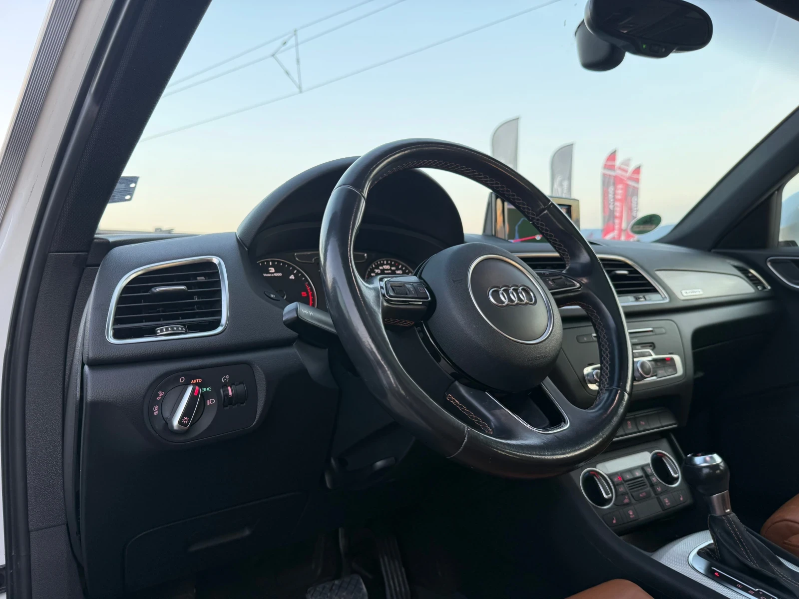 Audi Q3 2.0D* 2016г* 202.000КМ* Сервизна История* , снимка 8 - Автомобили и джипове - 56046376