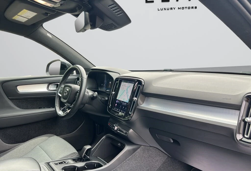 Volvo XC40 2.0 B5 Core AWD, снимка 10 - Автомобили и джипове - 56116548