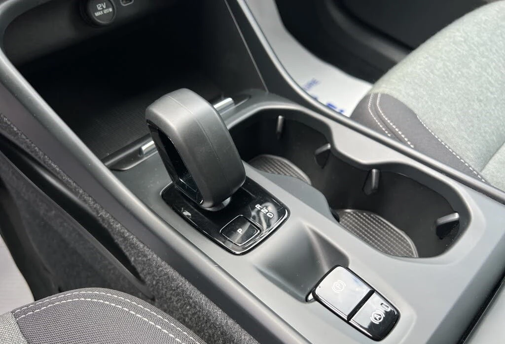 Volvo XC40 2.0 B5 Core AWD, снимка 13 - Автомобили и джипове - 56116548