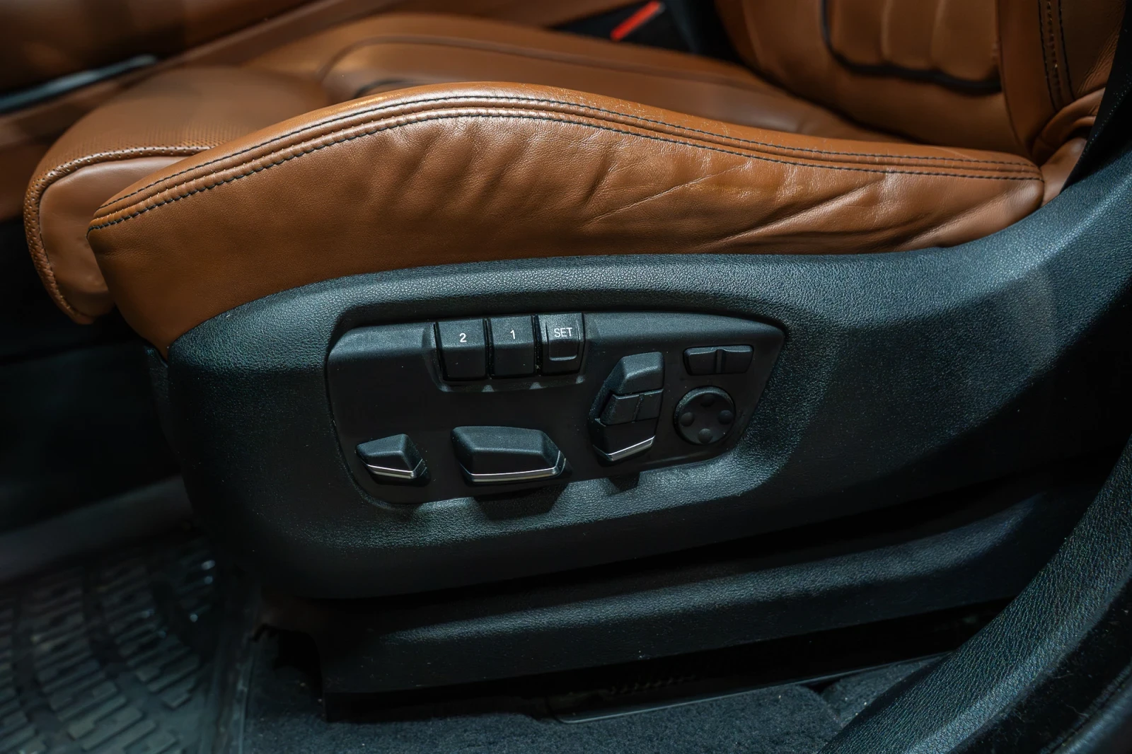 BMW X6 3.0D/ INDIVIDUAL/ Harman Kardon/ Softclose/ M-pack, снимка 15 - Автомобили и джипове - 56315637