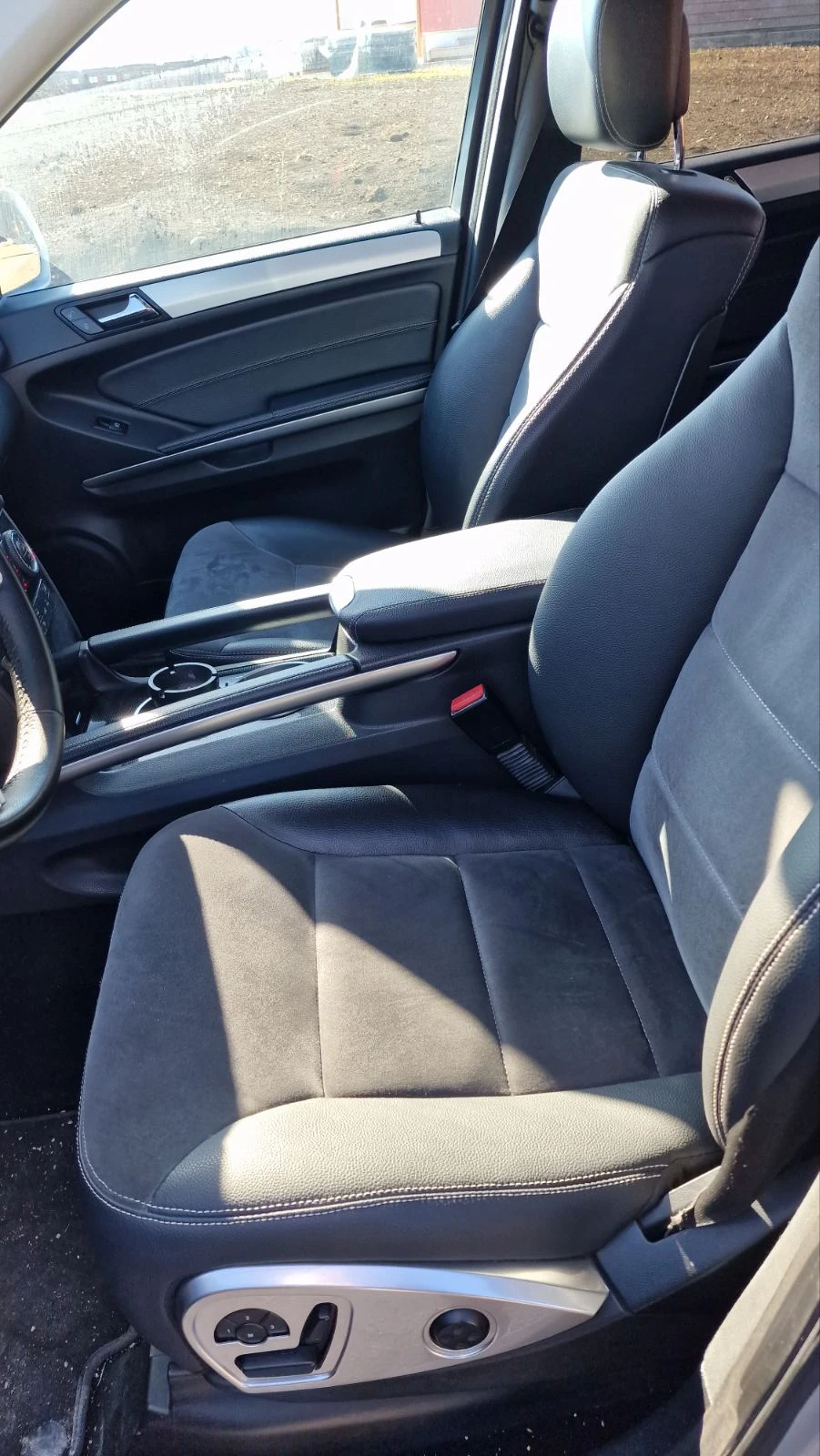 Mercedes-Benz ML 320, снимка 6 - Автомобили и джипове - 56565527