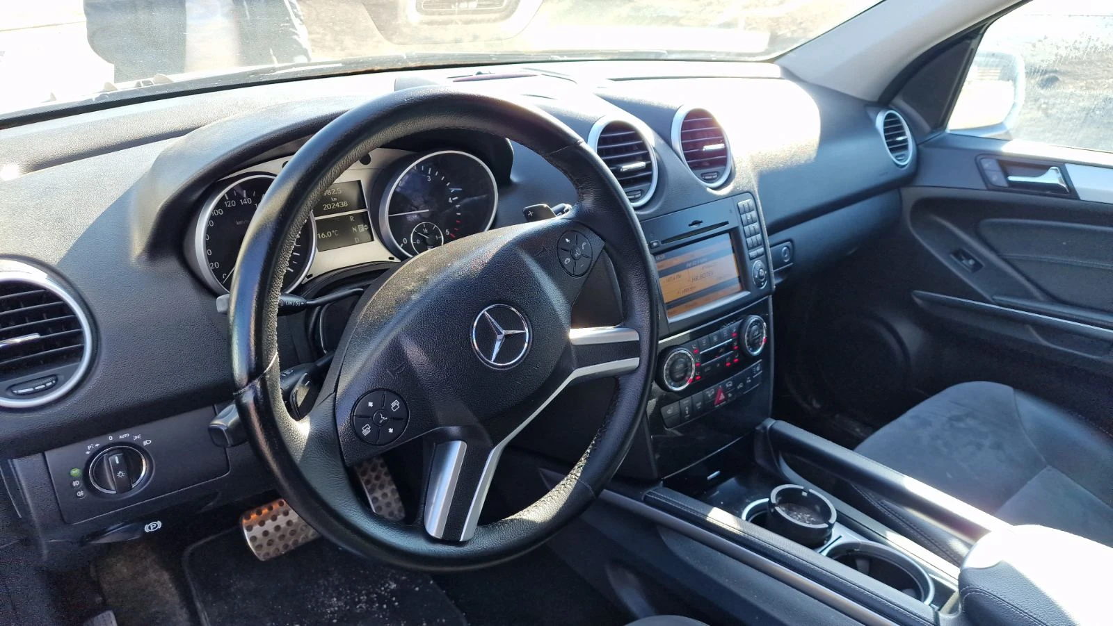 Mercedes-Benz ML 320, снимка 5 - Автомобили и джипове - 56565527