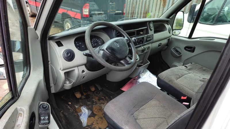 Renault Master 2.5dci/на части , снимка 6 - Бусове и автобуси - 49740037