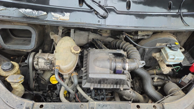 Renault Master 2.5dci/на части , снимка 5 - Бусове и автобуси - 49740037