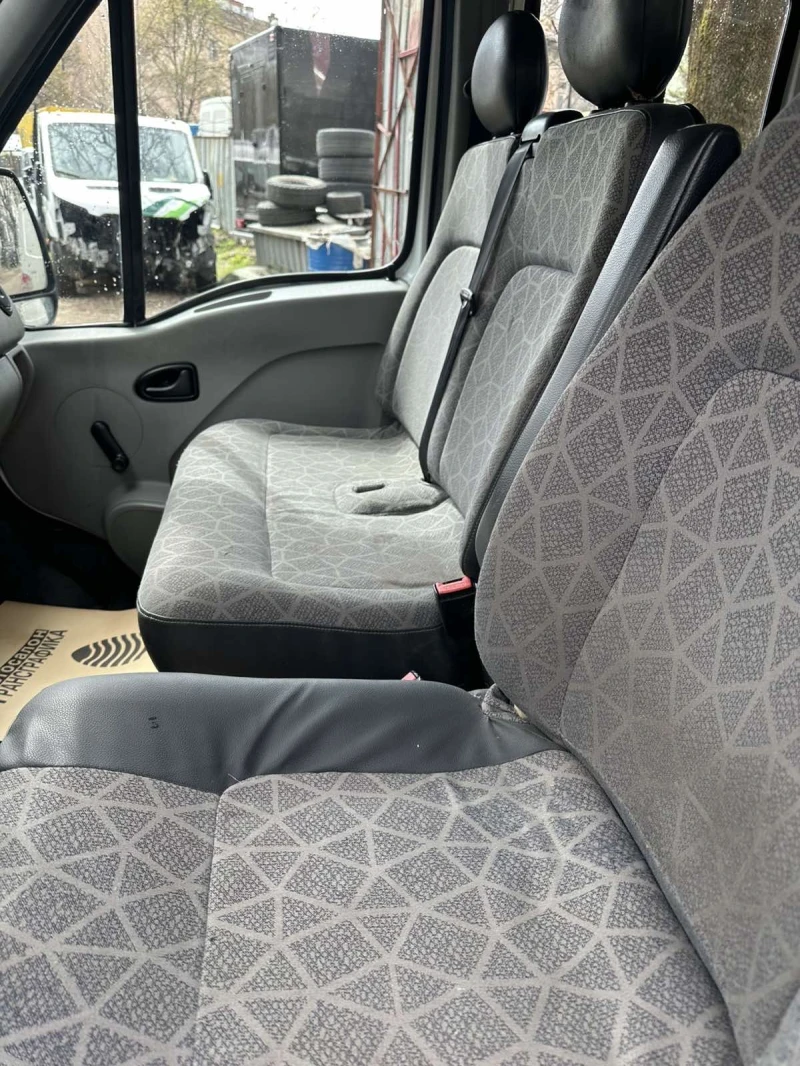 Renault Master 2.5dci, снимка 8 - Бусове и автобуси - 49858846