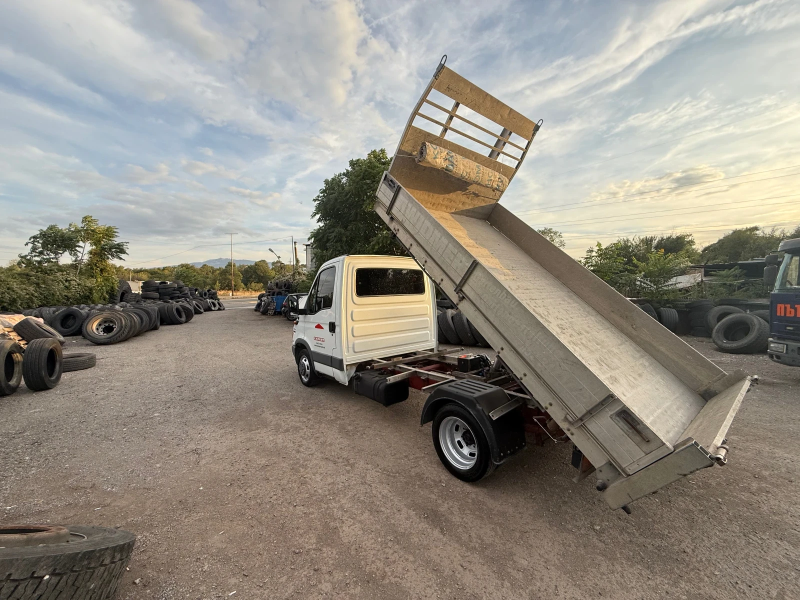 Iveco 3512 Тристранен самосвал - изображение 8