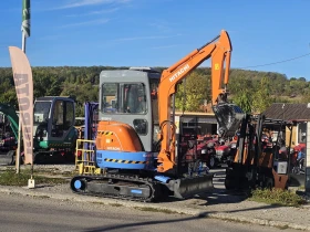 Багер Hitachi EX30U, снимка 1