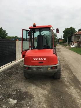 Челен товарач Volvo L30B, снимка 5