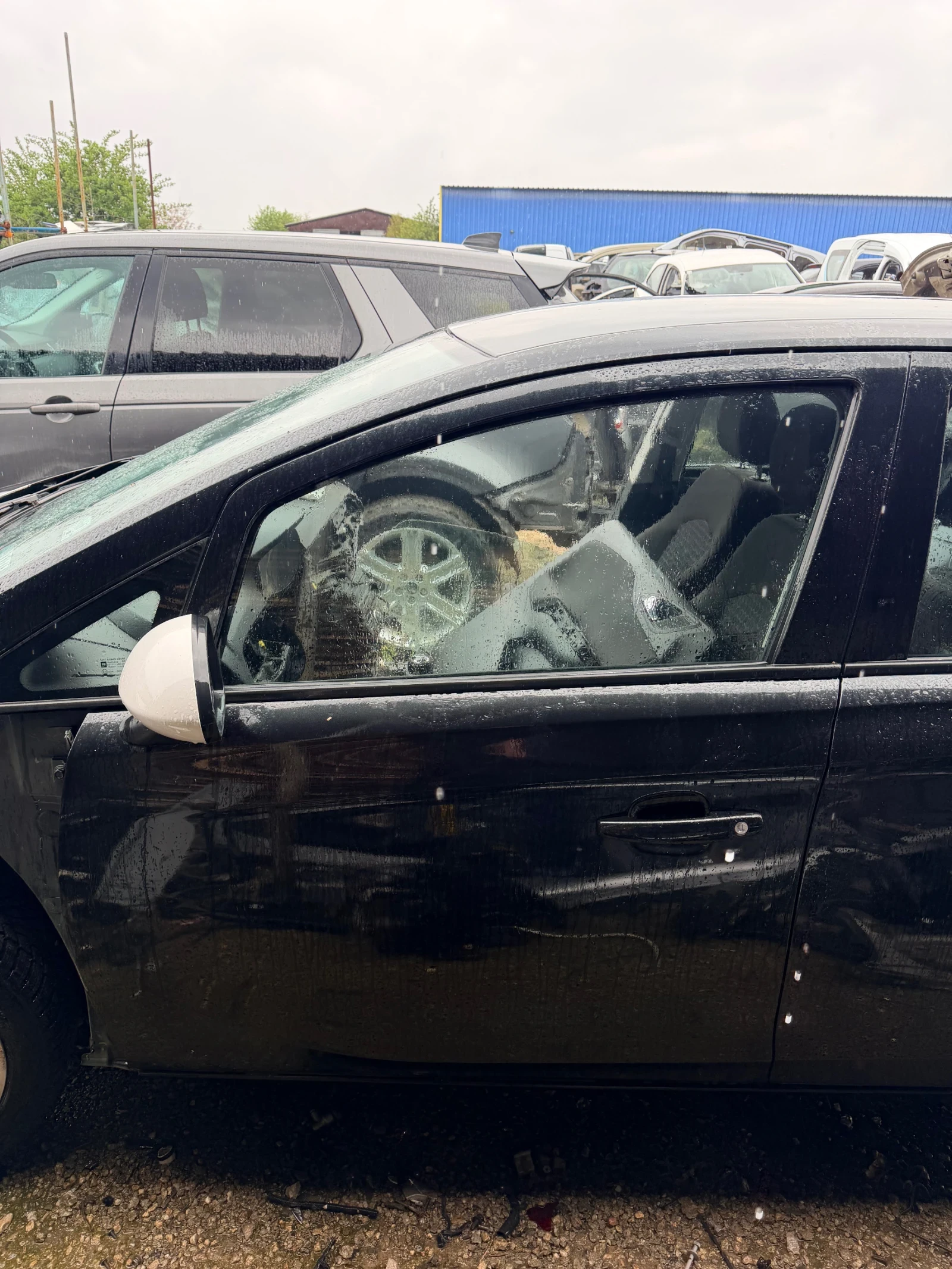 Предна лява врата OPEL CORSA E Черна/Черен цвят 