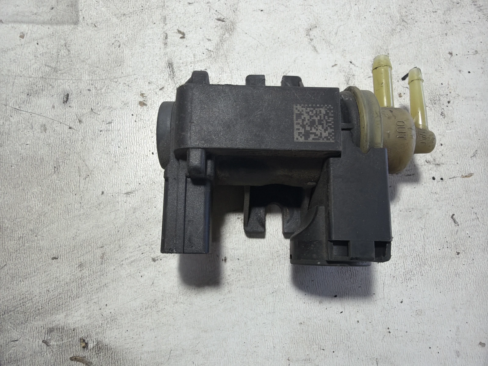 клапан 8K0906627 2.7TDI Audi A4