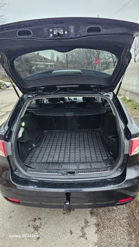 Toyota Avensis 1.8 147кс, снимка 10