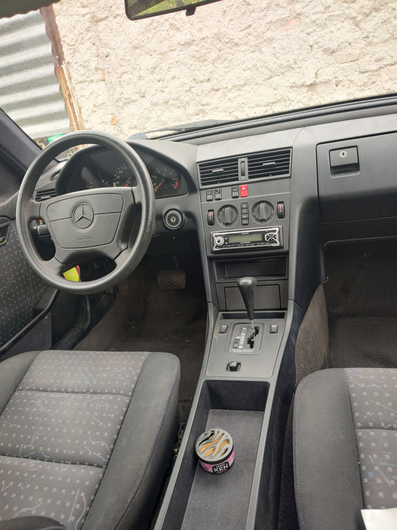 Mercedes-Benz C 180, снимка 1 - Автомобили и джипове - 46311419