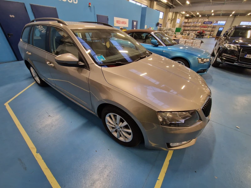 Skoda Octavia 1.6DSG/NAVI/TOP, снимка 3 - Автомобили и джипове - 49522740