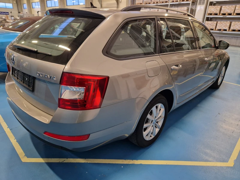 Skoda Octavia 1.6DSG/NAVI/TOP, снимка 4 - Автомобили и джипове - 49522740