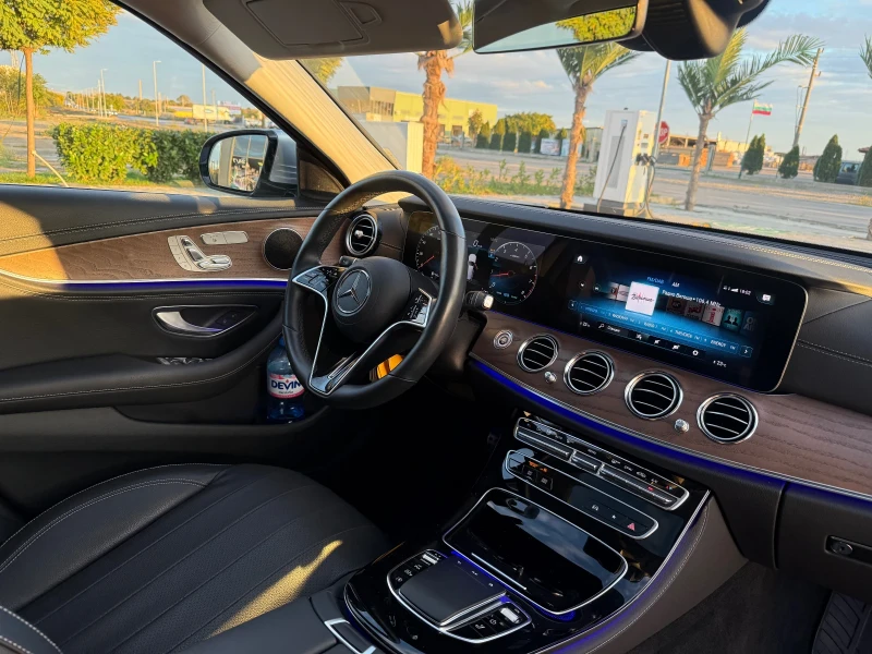 Mercedes-Benz E 200 HYBRID/2023/DISTRONIC/360/PARK ASSIST/23 000 КМ, снимка 9 - Автомобили и джипове - 52092192
