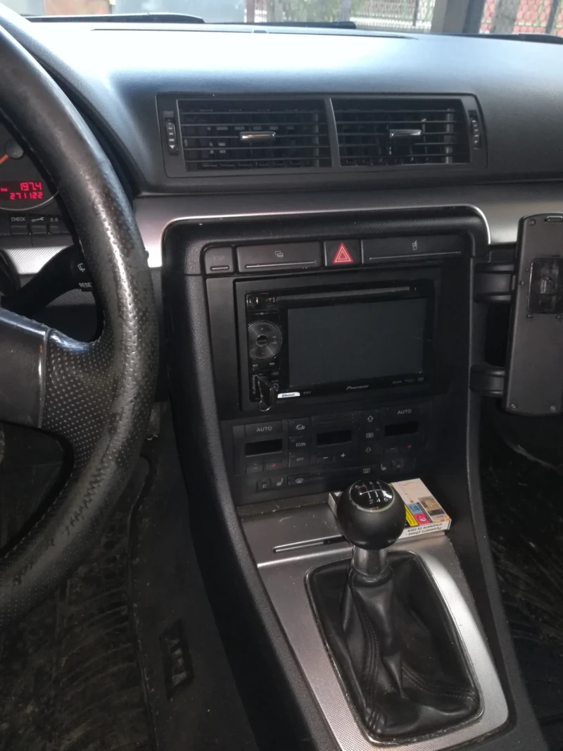 Audi A4 B7 2.0 тди куатро 140к.с ръчни скорости, снимка 7 - Автомобили и джипове - 52483783