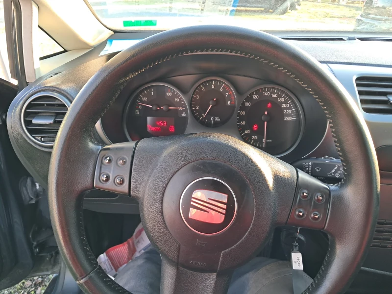 Seat Leon 1.6 102 кс. бензин, снимка 11 - Автомобили и джипове - 52942245