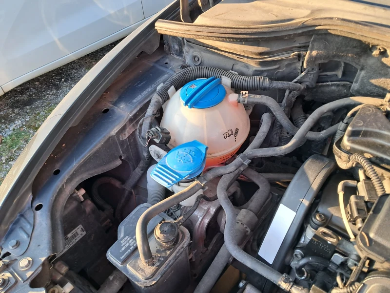 Seat Leon 1.6 102 кс. бензин, снимка 15 - Автомобили и джипове - 52942245