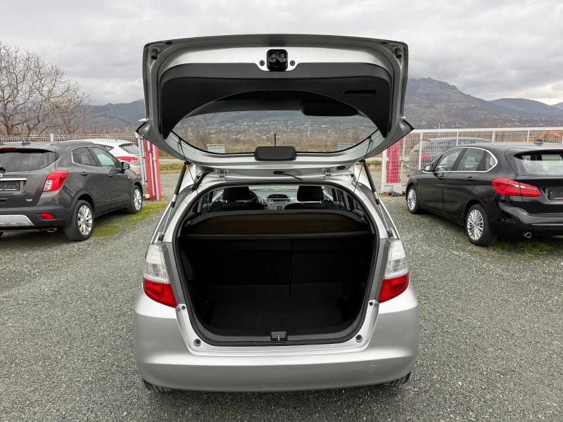 Honda Jazz (KATO НОВА), снимка 13 - Автомобили и джипове - 53235063