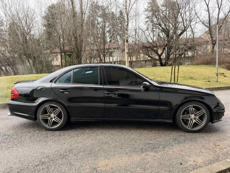 Mercedes-Benz E 500 AMG OPTIC / ВЕНТИЛАЦИЯ / ПАНОРАМА, снимка 8 - Автомобили и джипове - 53257261
