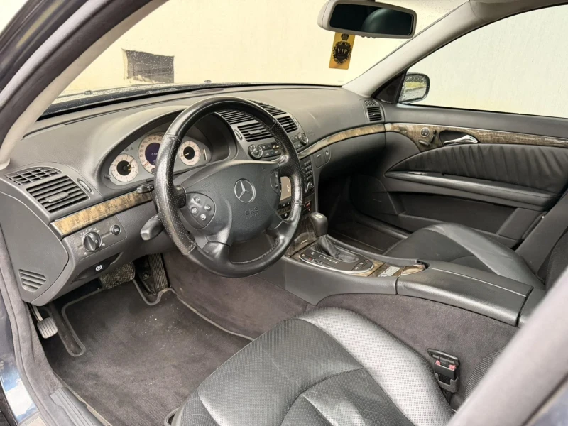 Mercedes-Benz E 500 AMG OPTIC / ВЕНТИЛАЦИЯ / ПАНОРАМА, снимка 9 - Автомобили и джипове - 53257261