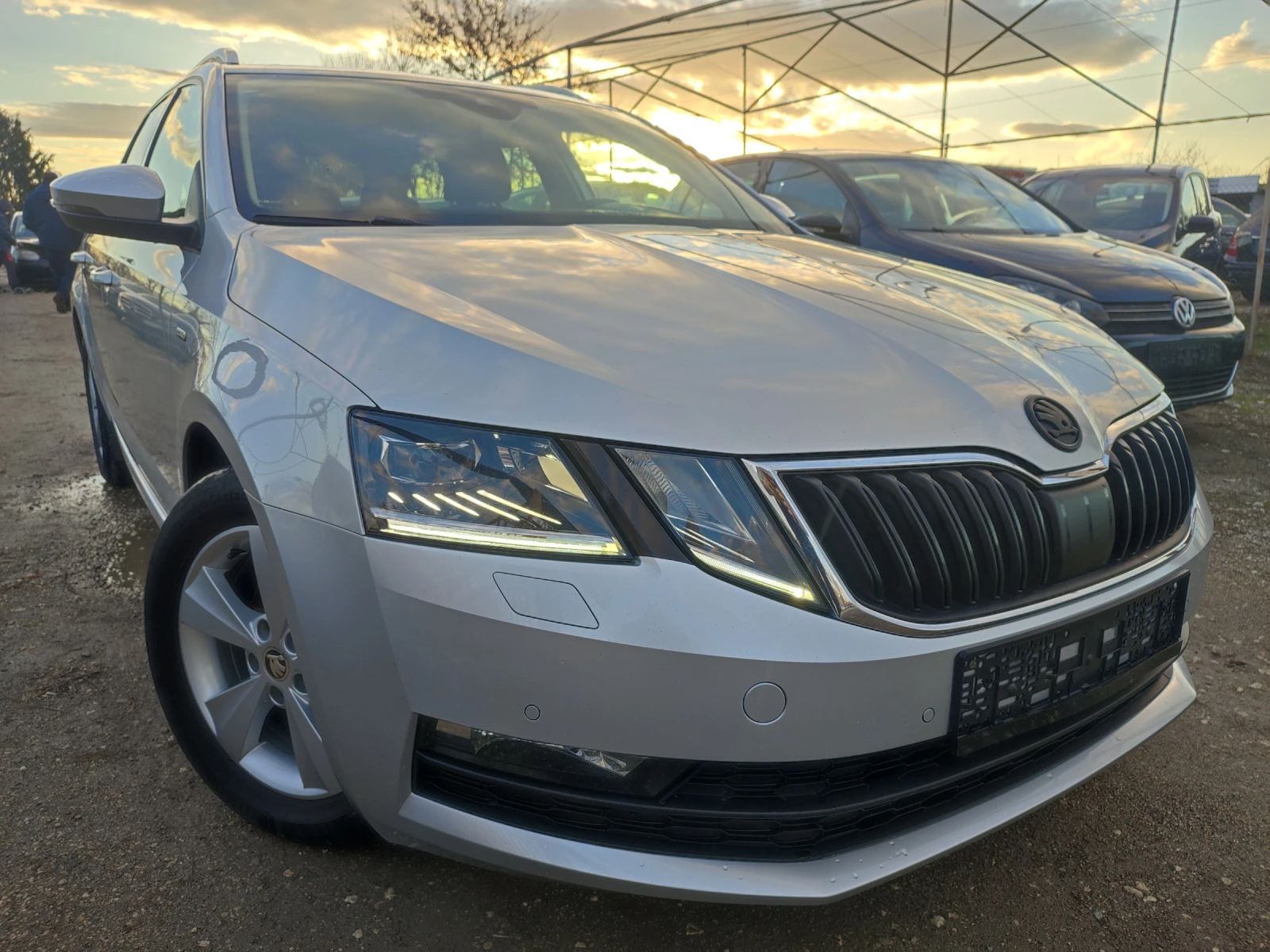 Skoda Octavia 2.0TDI АВТОМАТИК/НАВИГАЦИЯ/ТОП СЪСТОЯНИЕ  - [1] 