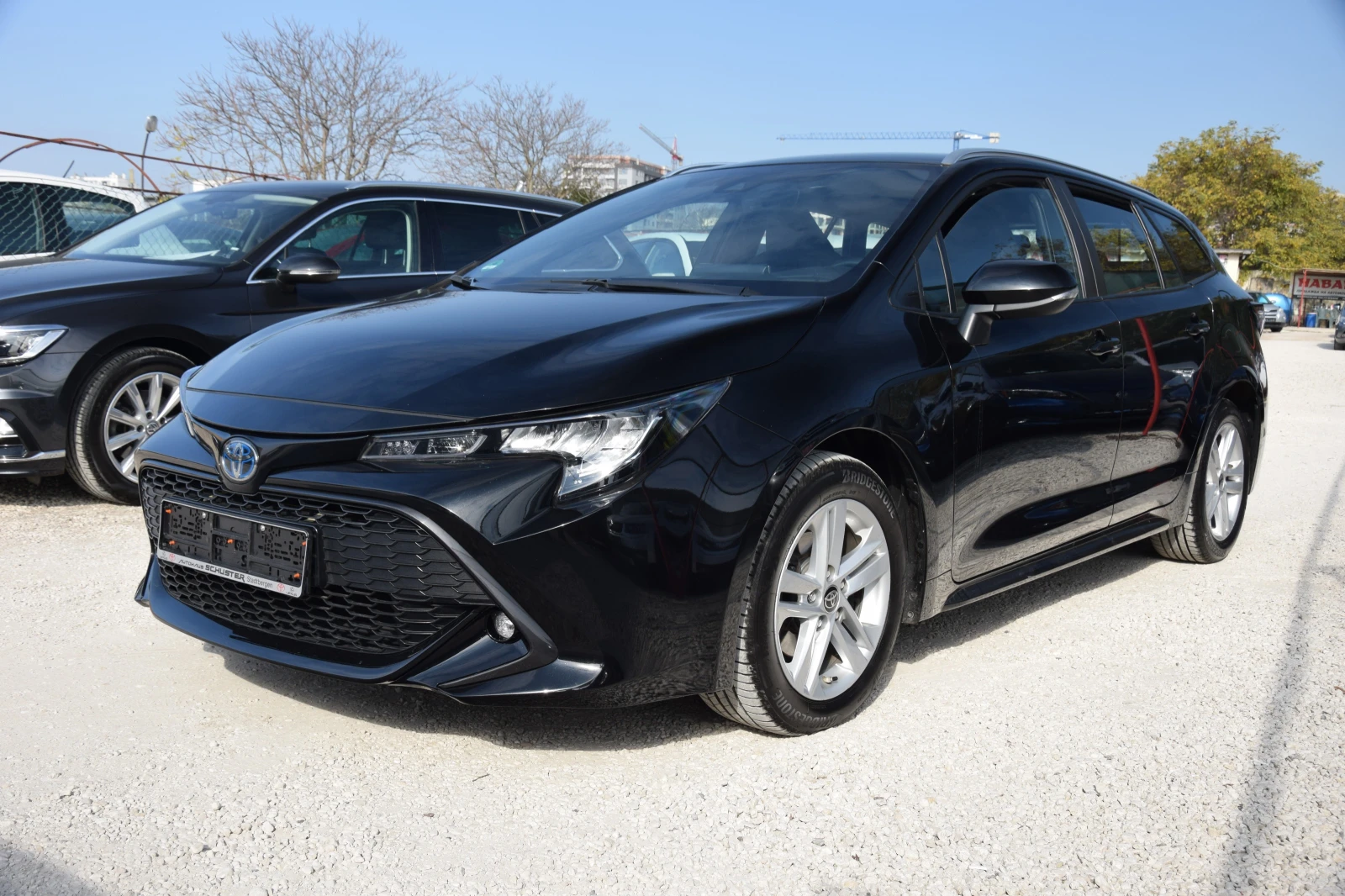 Toyota Corolla 1, 8 HYBRID - изображение 3