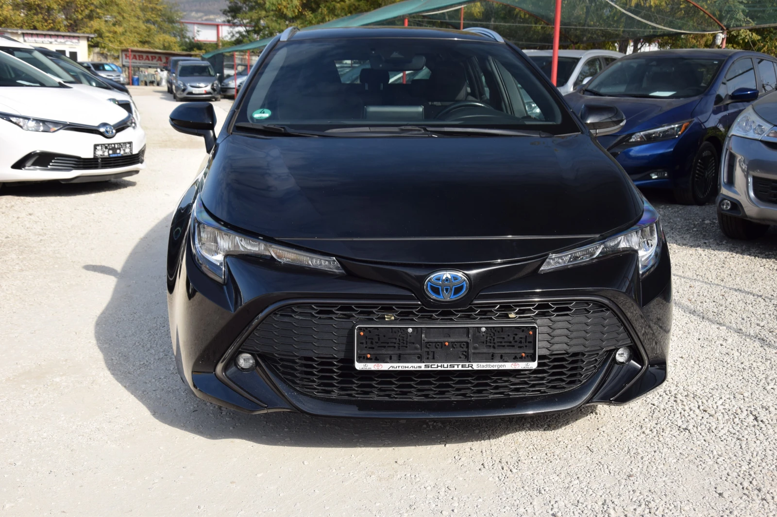 Toyota Corolla 1, 8 HYBRID - изображение 2