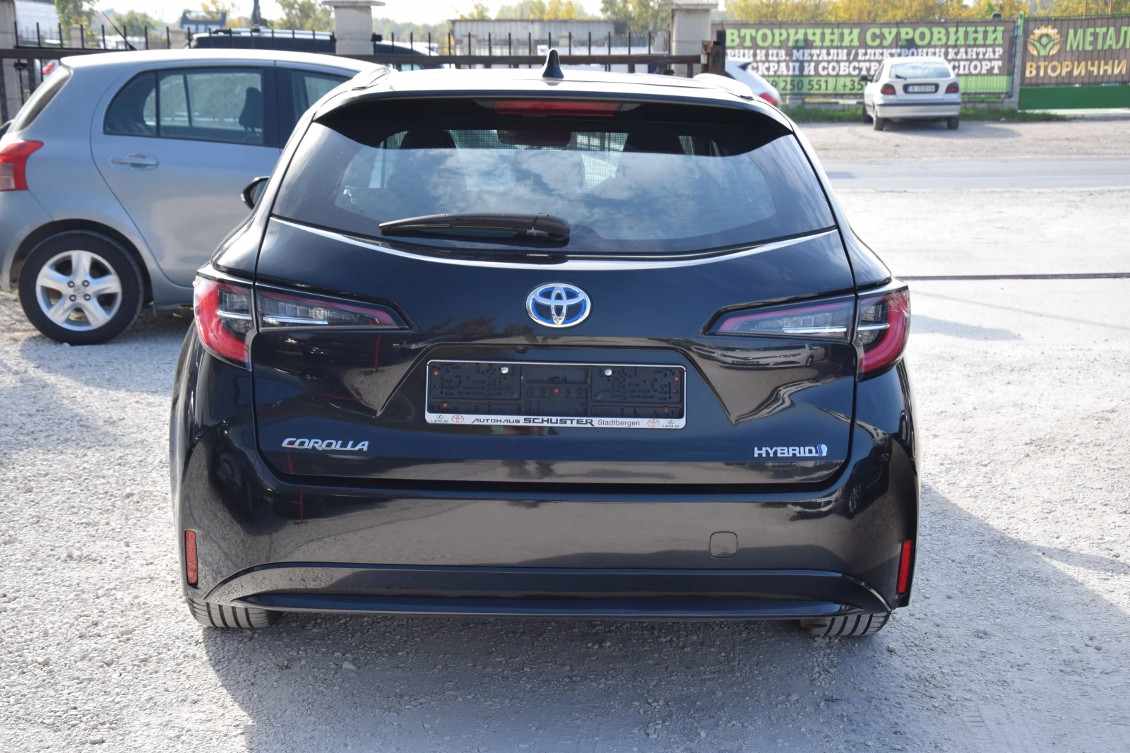 Toyota Corolla 1, 8 HYBRID - изображение 6