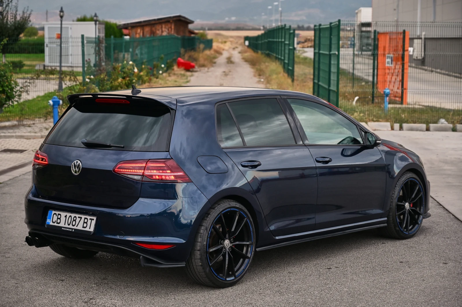 VW Golf 2.0tdi* R-line* 150кс* LED* Digital* Кожа* Подгрев - изображение 8