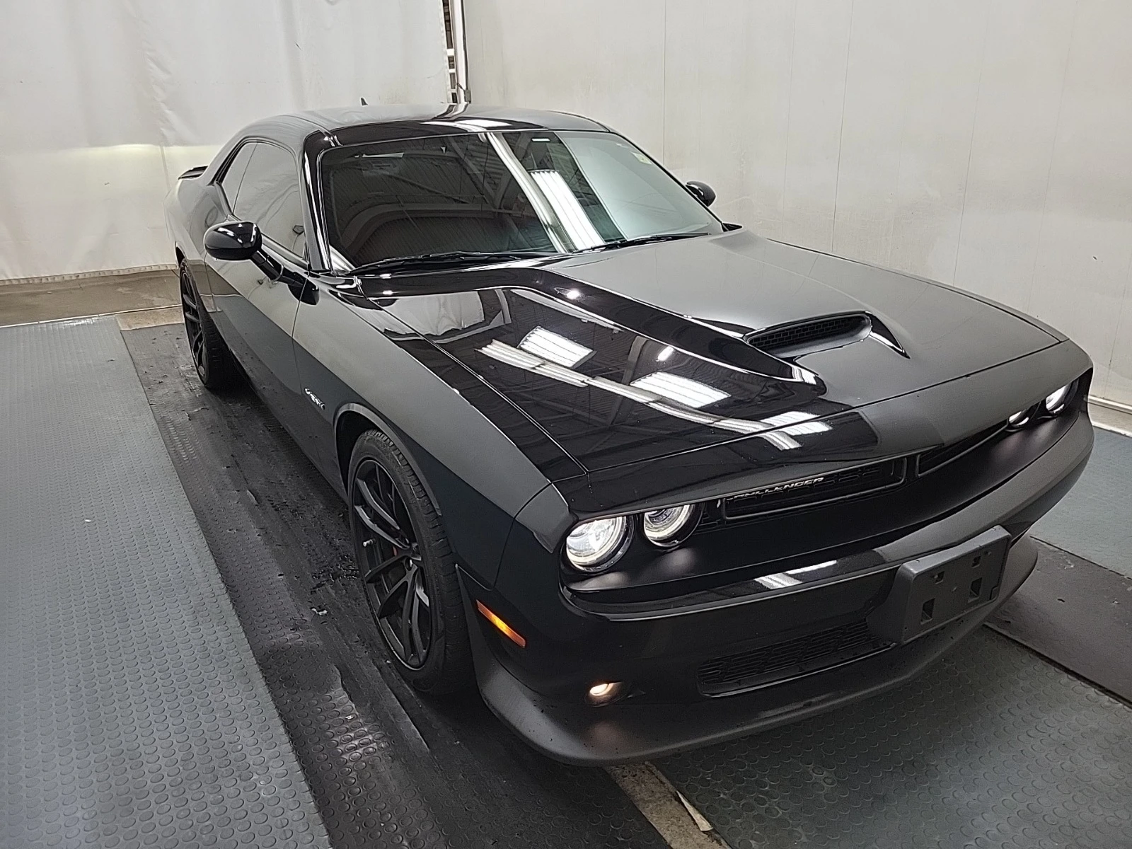 Dodge Challenger * * 5.7 * * CARFAX * * АВТО КРЕДИТ * *  - изображение 2